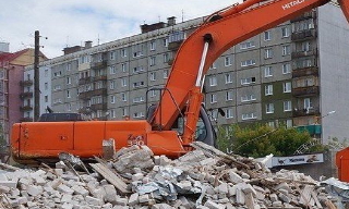 Вывоз строительного мусора с участка в Беслане недорого от 1536 руб. | 2Землекопа-Бсл